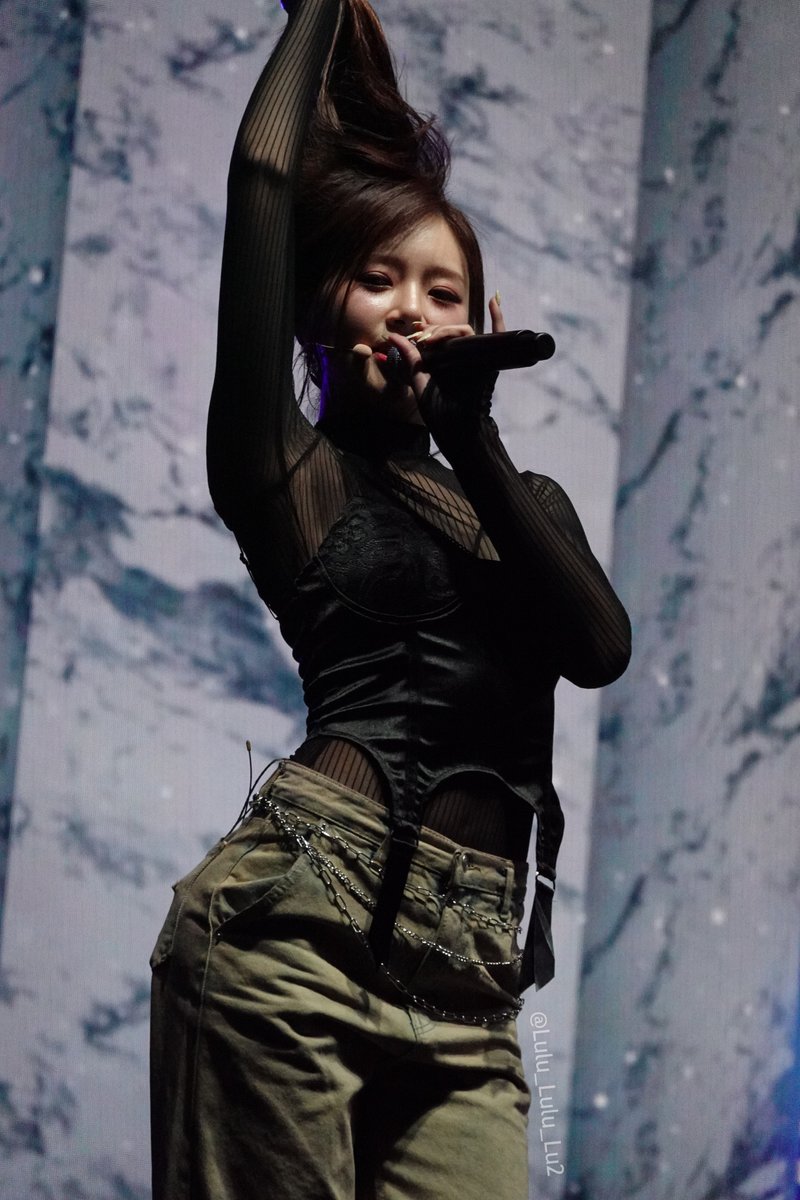Lulu_Lulu_Lu2's tweet photo. Happy Jiu Day - Deadly ver.😳
#드림캐쳐 #Dreamcatcher #REASON_MAKES #JIU https://t.co/reu9gX2aYs