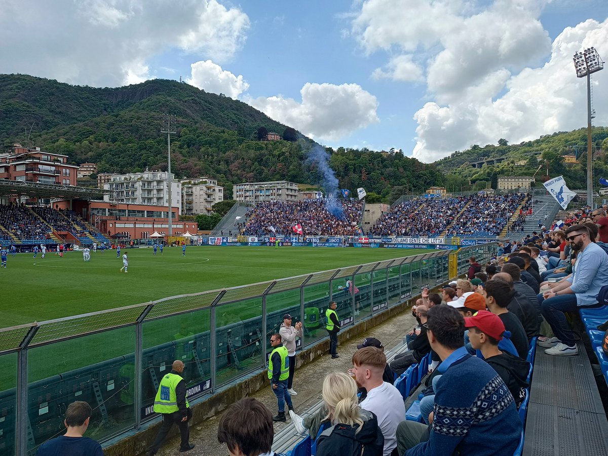 SamTegeltija's tweet photo. It was great to go to three Italian football matches over the weekend - Inter-Sassuolo (4-2), Verona-Bologna (0-1) and Como-Ternana (3-1). So many teams are based within a commutable distance - would definitely recommend! https://t.co/DNuEjhikZb