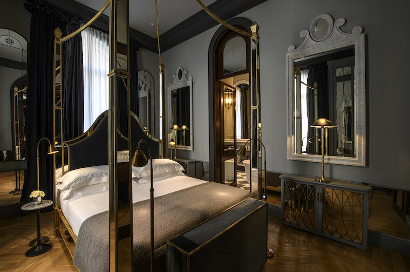 Indulge in Florentine #luxury at <a href="/HelvetiaBristol/">Helvetia & Bristol</a> Hotel, with the suites in the Bristol Wing bearing the signatures of #AnouskaHempel. As <a href="/EastEndTaste/">East End Taste</a> finds out, the #InteriorDesigner was inspired by the sumptuous Florentine Palaces of the past... eastendtastemagazine.com/helvetia-brist… #Travel