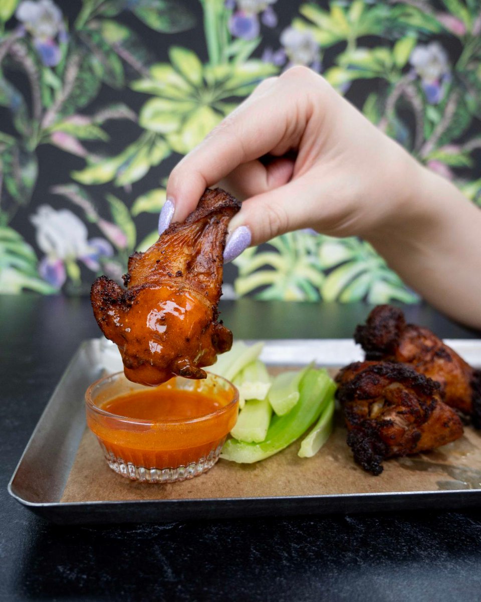 Buffalo Sauce with Smoked Chicken Wings over everything else! 🍗✨
#VoodooBayou #FatTuesday #TuesdaySpecial
