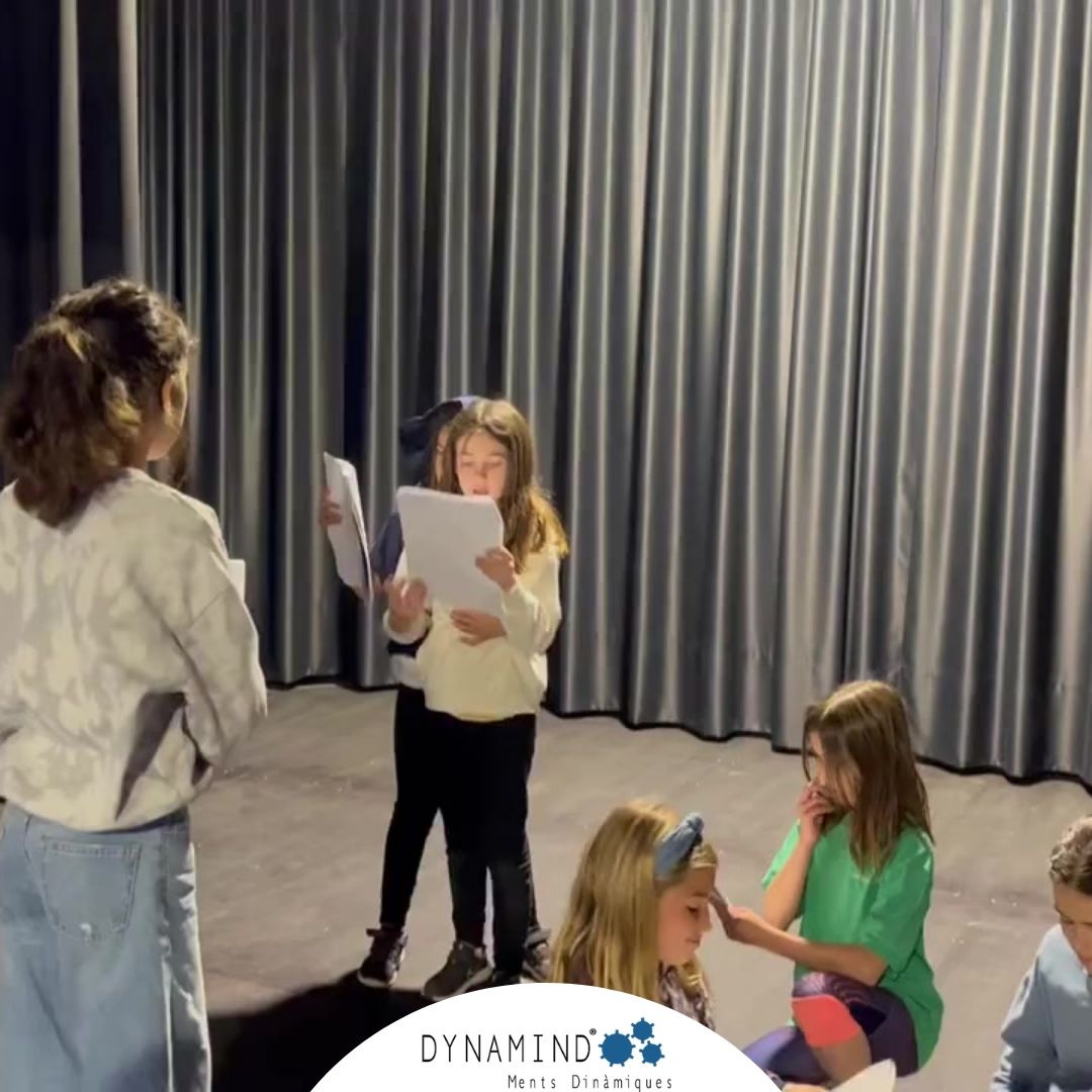 DynamindMD's tweet photo. Teatre 🎭

Acabant de preparar les obres de teatre per ensenyar-les a les famílies. 🤗

#Dynamind #AprènambDynamind #Teatre #Obresdeteatre #Extraescolarsdeteatre #Extraescolars #Actors #Actrius #petitsactors #Representació https://t.co/FM4tSBEQcY