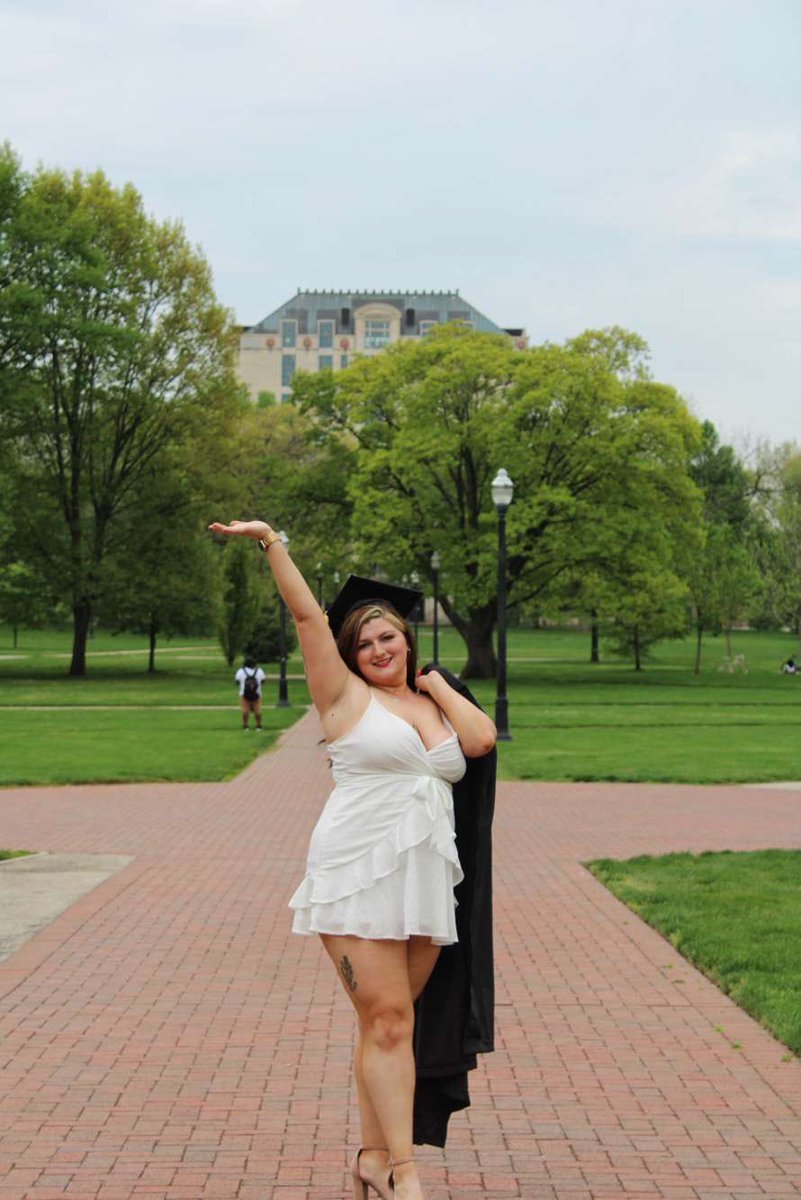 annalee_annie's tweet photo. pssst… I graduated https://t.co/H6UYYWOdpM