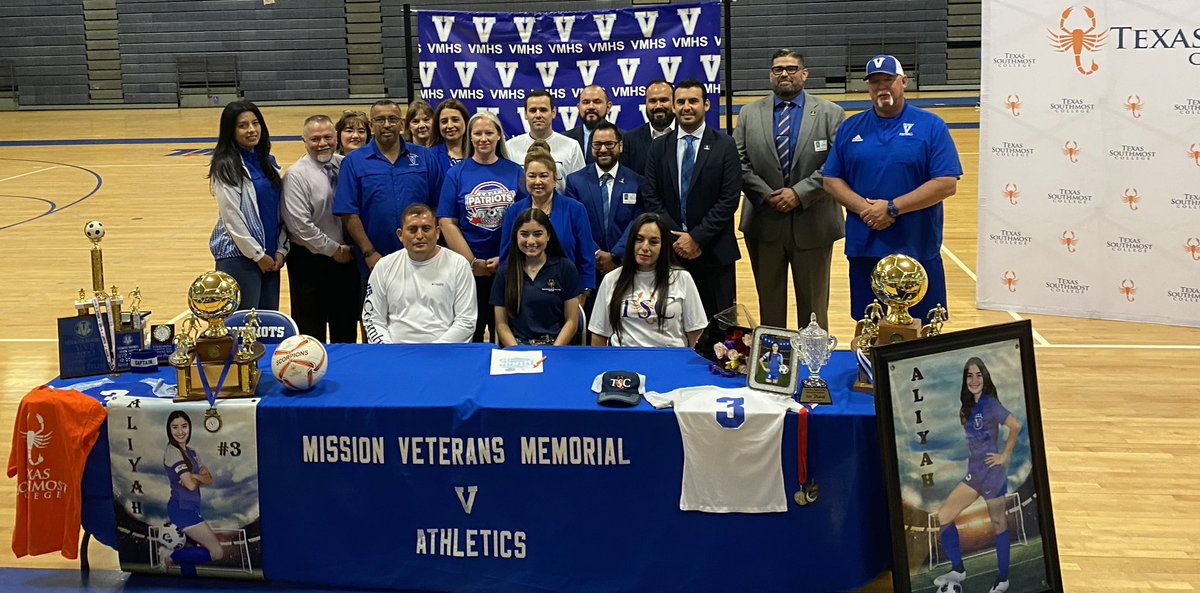 Congratulations to Aliyah Pelayo who just signed to play soccer at Texas Southmost College!!!! It’s definitely a big day for Aliyah and her family and we are happy to be able to celebrate it with her!!!!
#beblue