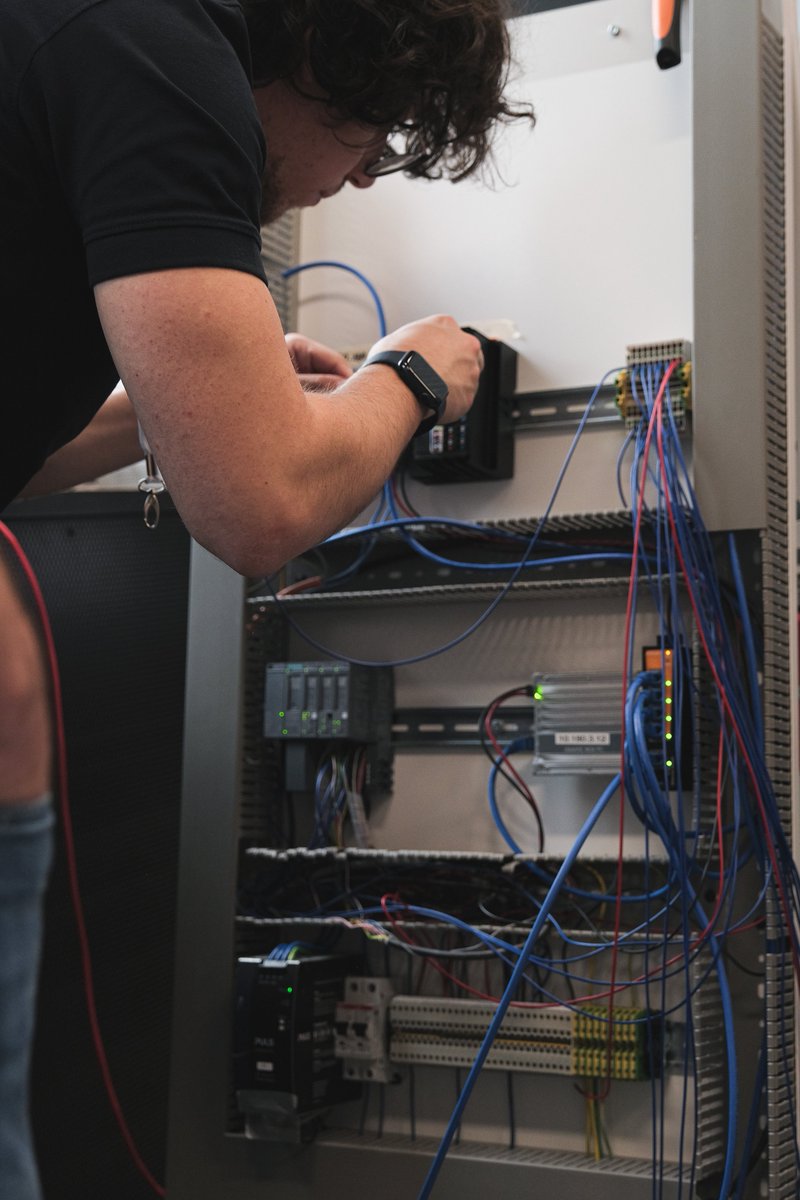 That's it for today - we call it a day! We were very happy to see the #umati community so active on site. Together we are making great strides in the world of #connectivity! 💪But for now it's time to relax and recharge our batteries 🥱 Pictures: Thomas Kunz / <a href="/UnitedGrinding/">UNITED GRINDING</a>