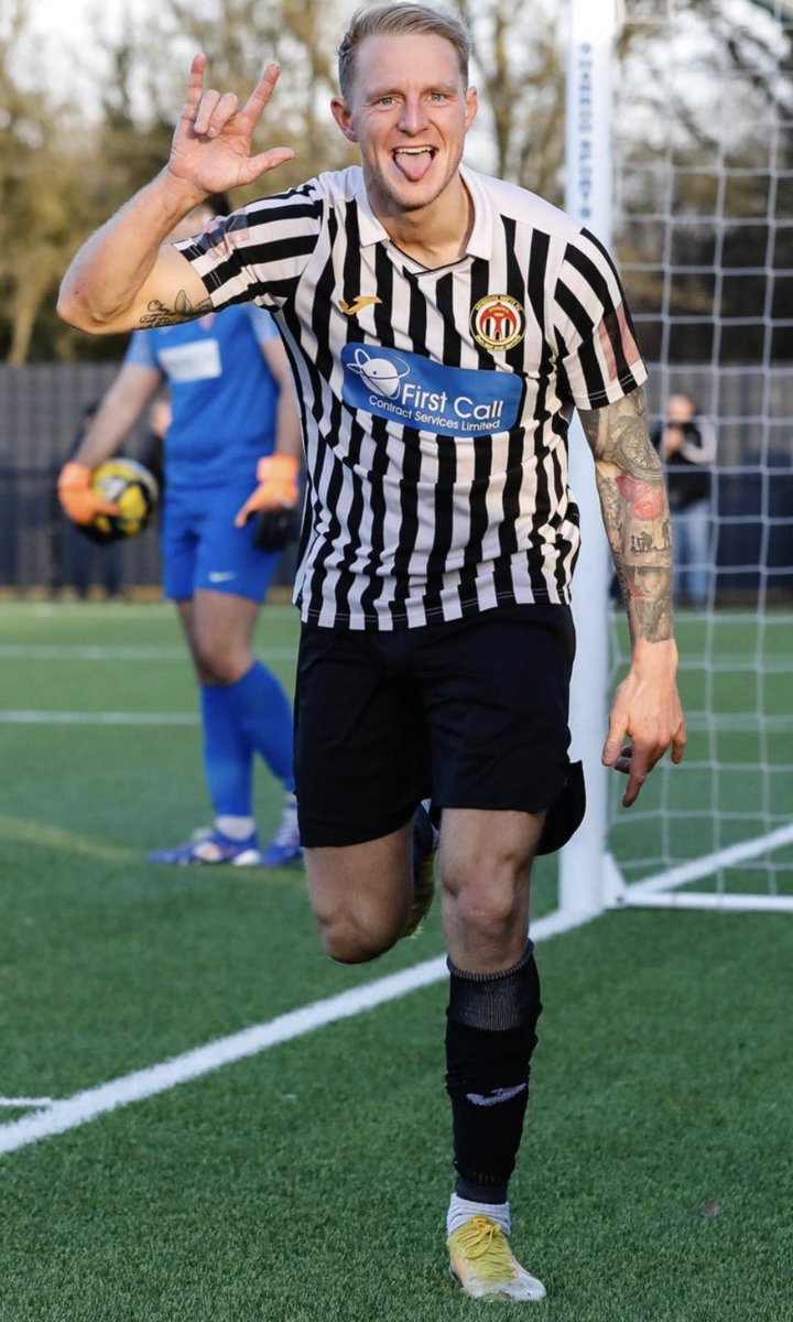 FreeAgentsFC's tweet photo. Name: Gary Goals 
Age: 30 
Position: CF 
Location: Brentwood 
Previous clubs: Heybridge Swifts, Coggeshall, Canvey, Billericay

Scored 163829 goals, any level that wants a chat ⚽️⚽️⚽️ https://t.co/wLQMSe6iNa