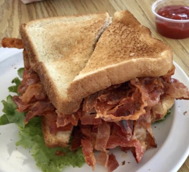 When’s the last time you had a BLT with TEN slices of bacon?🤔 #yeolefashioned #chseats #holycityeats #chucktowneats #eaterchs #bitesofchs #chstoday #charleston #familyowned #hotdogs #BLTs #sandwiches #icecream #burgers #milkshakes #sundaes