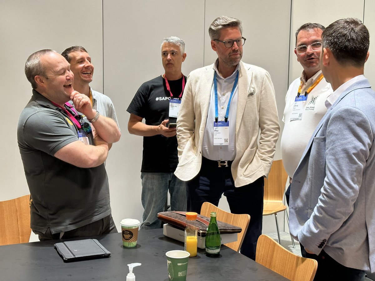 substring's tweet image. SAP Mentors in action. 😁
#SAPSapphire
