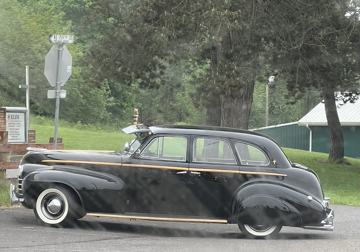 NancyPettit's tweet photo. Quick click through my dirty windshield of this classic ride, complete with raccoon tail on the antenna! #whereidrive #hockinsonautowerks #ilikecars https://t.co/AGHtNQ8ef8