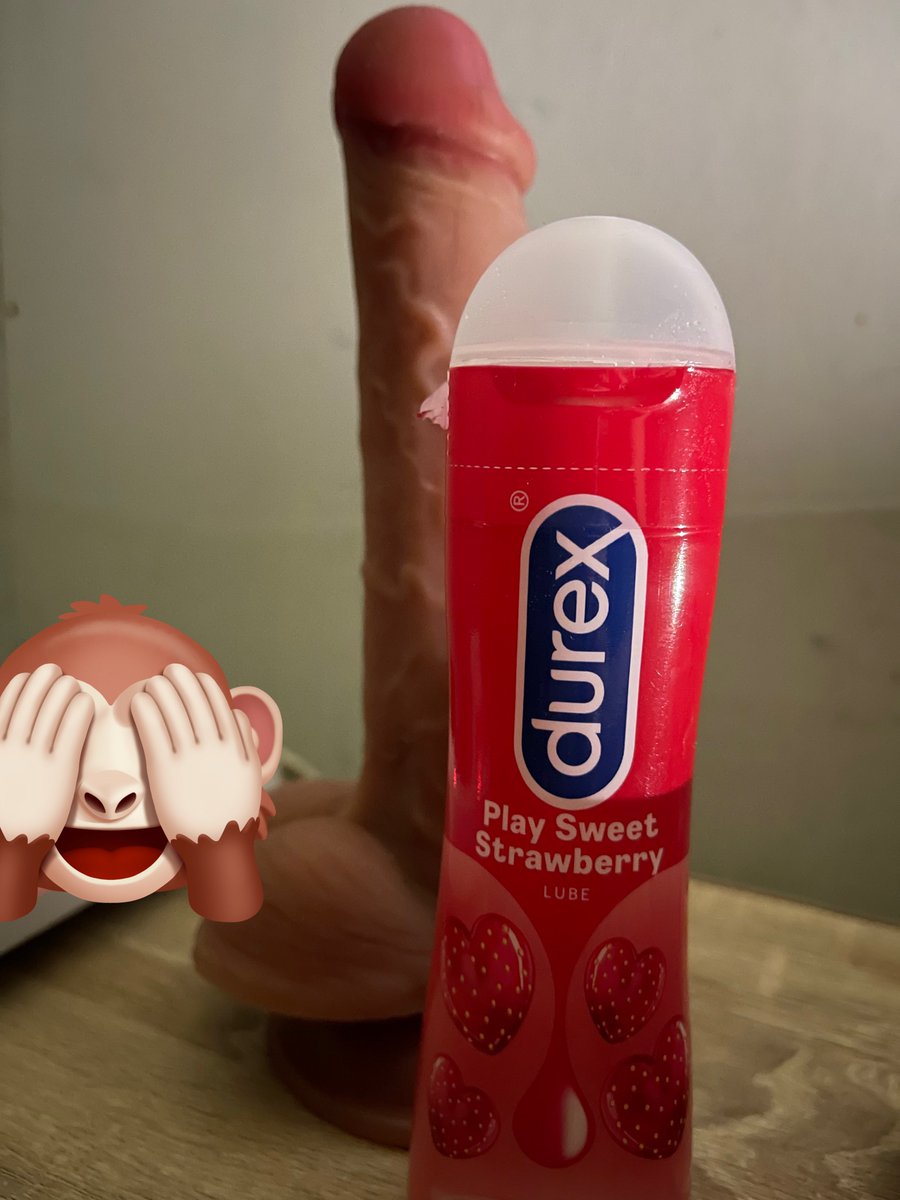 Lube rasa strawberry..letak kat kepala cendawan pastu try jilat 🤣🤣🤣yekkkk