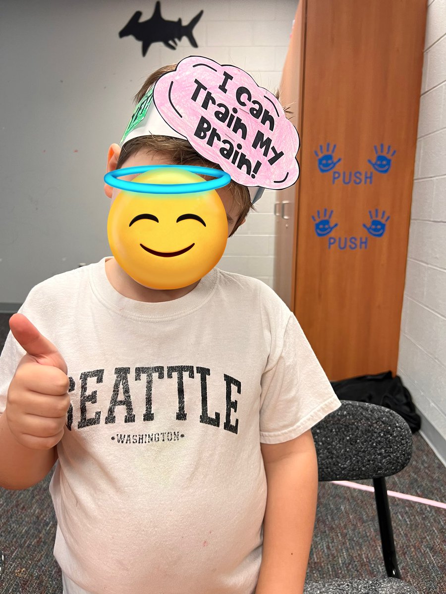 WalterFCPS's tweet photo. Mindset matters! Ss chose an area of improvement at school and brainstormed how to train their brain! https://t.co/5W5FAeMtAx
