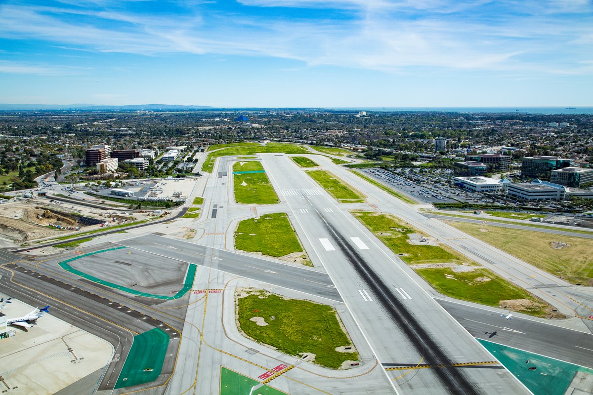 Flight slot allocation news! 
▪️Southwest Airlines picked up three additional flight slots that were recently made available.
▪️Delta Air Lines relinquished two permanent flight slots that will now go through the reallocation process. 
▪️Details ➡️ bit.ly/3o7LUSm