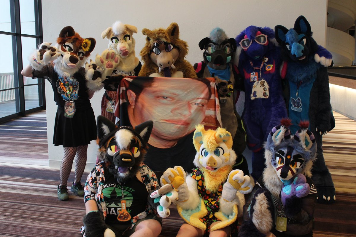 The <a href="/SleepyStagSuits/">Sleepy Stag Suits 🏳️‍⚧️</a> fam stands for Sal 🫡

📸: <a href="/Ryder_the_Proto/">Ryder the Nova</a>