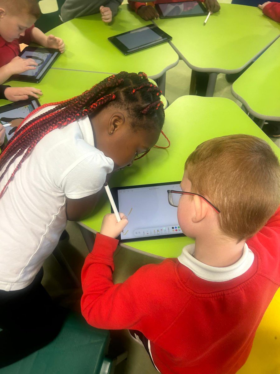 StJohnPaulGCC's tweet image. P1 and P1/2 had a fantastic time coding Spheroes and drawing with Apple Pencils in Nessie’s Corner today with some of our Digital Leaders 🎨 #digitallearningweek2023