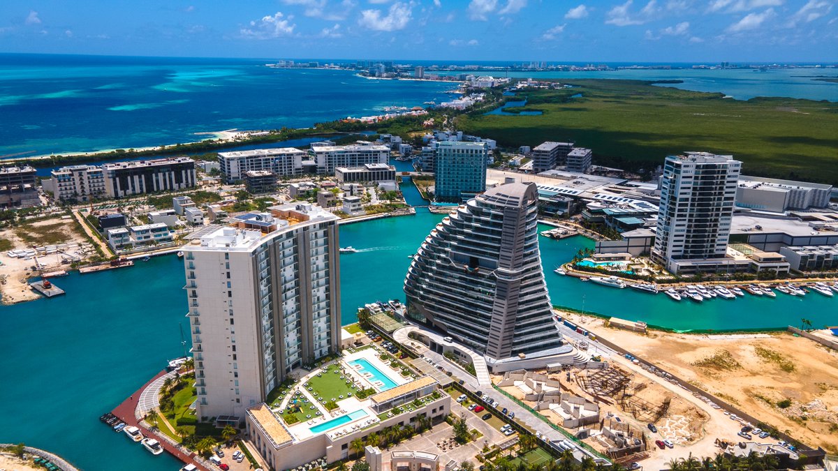 latetere's tweet photo. #SHARKPUERTOCANCUN https://t.co/rwDmi65fSj