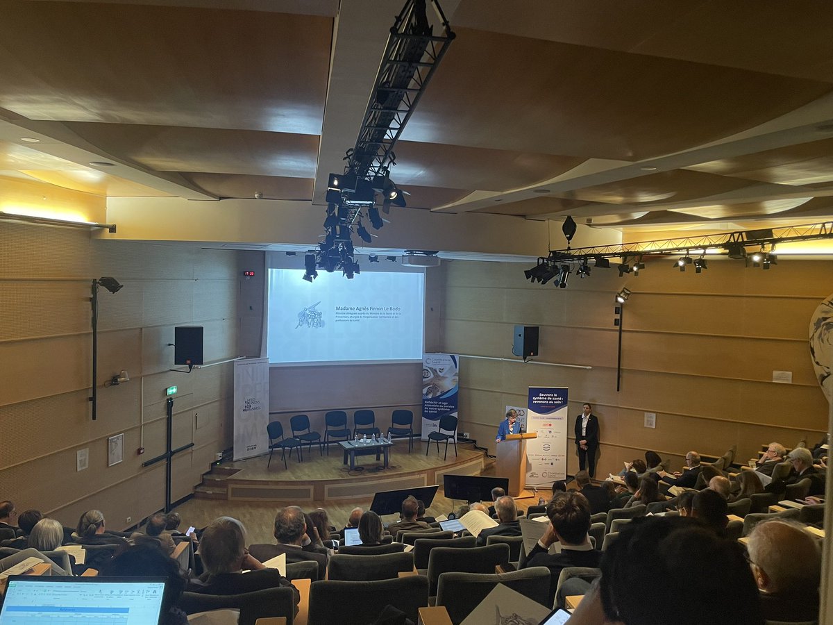 Madame la Ministre <a href="/agnesfirmin/">Agnès Firmin Le Bodo</a>  en direct du colloque #santé organisé par <a href="/upforhu/">UP for Humanness</a> et #CoopérationSanté :

« Votre livre blanc est pour nous une source d’inspiration. Il conforte certaines idées, il permet de s’inspirer pour d’autres. »