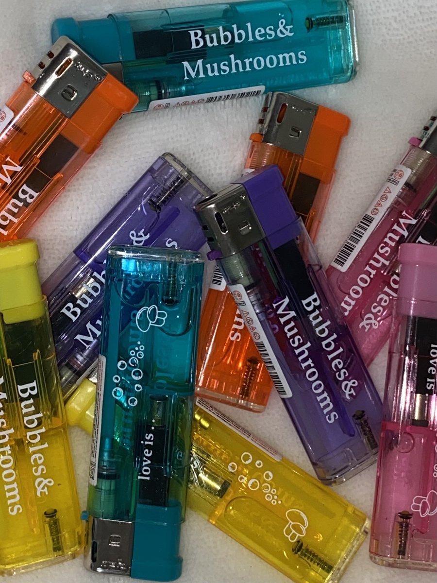 백예린 콘서트 합니다 라이터 나눔..🫧

21일 막콘날❕
성인인증 합니다 신분증 지참❕

당일 타래로 시간 장소 공지할게요..🍄