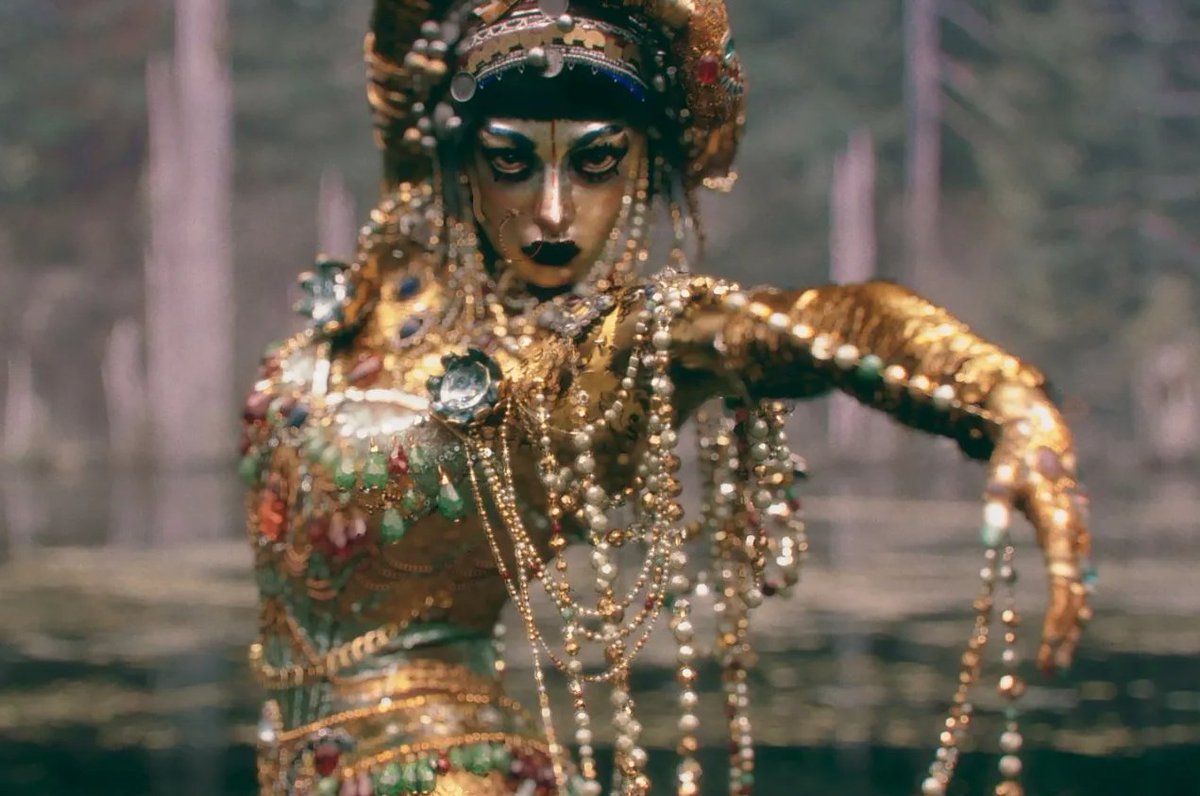 thiagochareti's tweet image. se gosta de BLACK MIRROR ou  LOVE, DEATH &amp;amp; ROBOTS vai curtir essa thread

misturou alienigenas, futuros distopicos, viagem no tempo ou espaço, tecnologias insanas eu sei que vou amar, então segue:

FILMES CURTA DE FICÇÃO CIENTIFICA

famoso SCI FI

(compartilhe para mais pessoas)