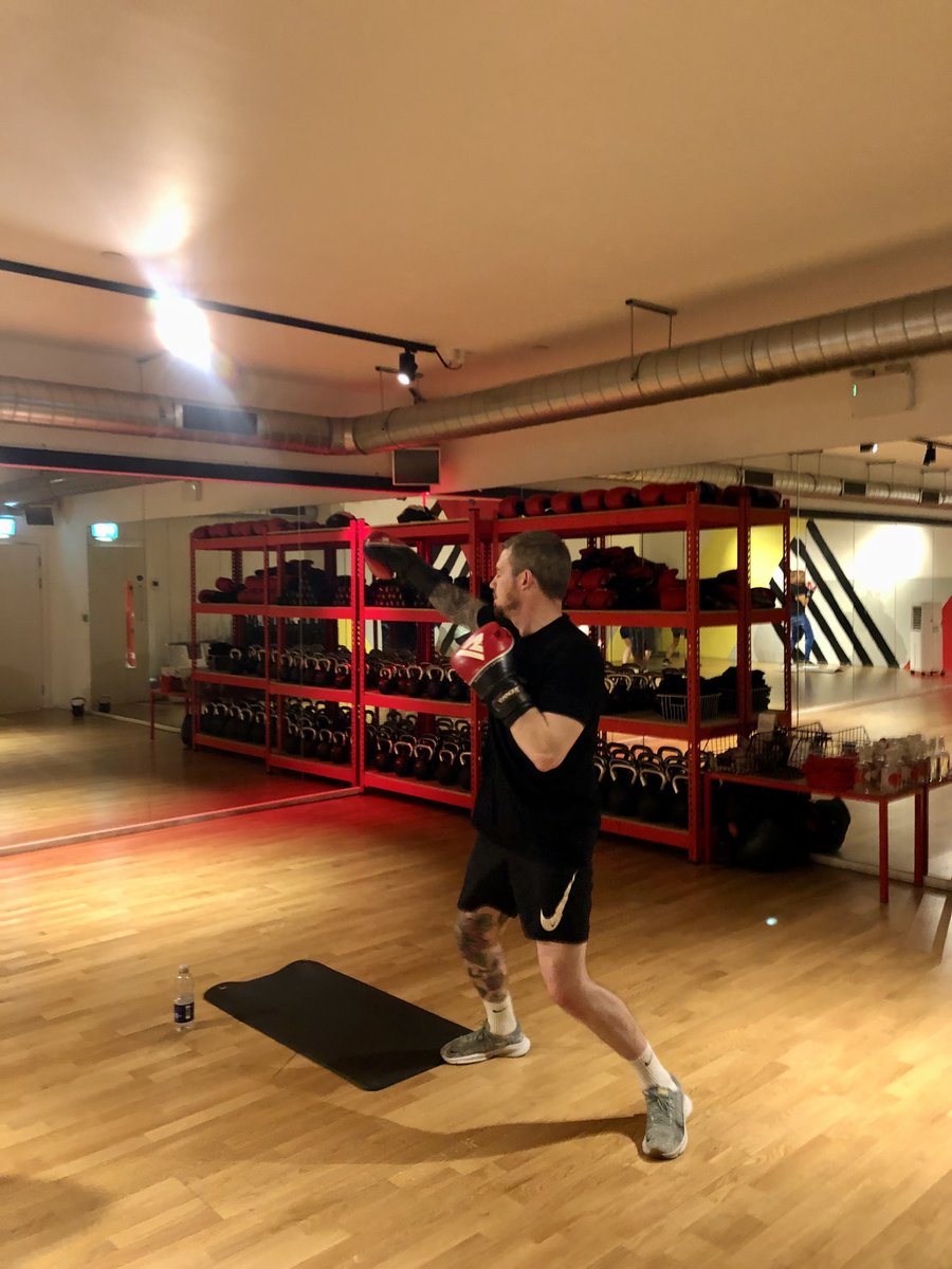 LandbayUK's tweet image. At Landbay, we believe in the power of mental well-being. As part of our commitment to supporting our team's mental health, today we attended a fantastic box fit session for our Time Out Tuesday event. 💪🥊

#MentalHealthAwarenessWeek #TimeOutTuesday