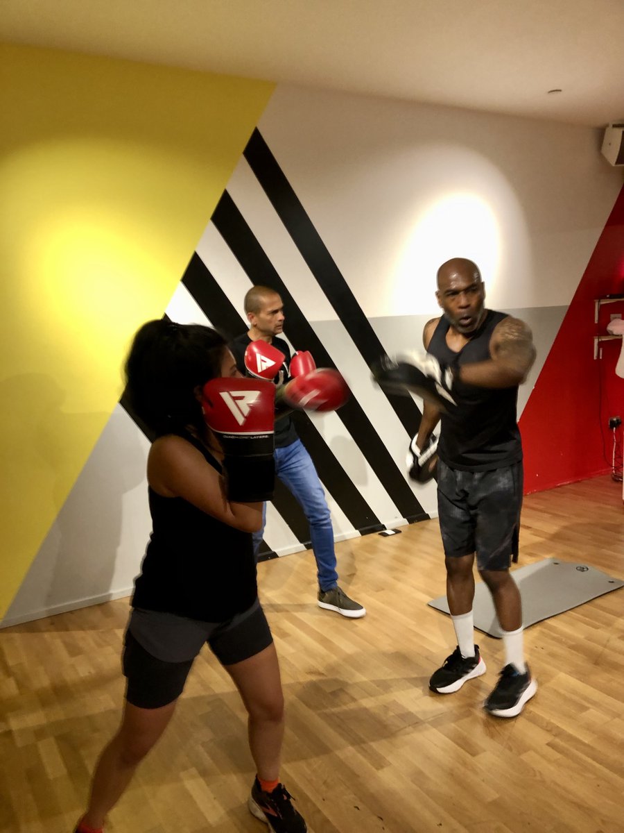 LandbayUK's tweet image. At Landbay, we believe in the power of mental well-being. As part of our commitment to supporting our team's mental health, today we attended a fantastic box fit session for our Time Out Tuesday event. 💪🥊

#MentalHealthAwarenessWeek #TimeOutTuesday