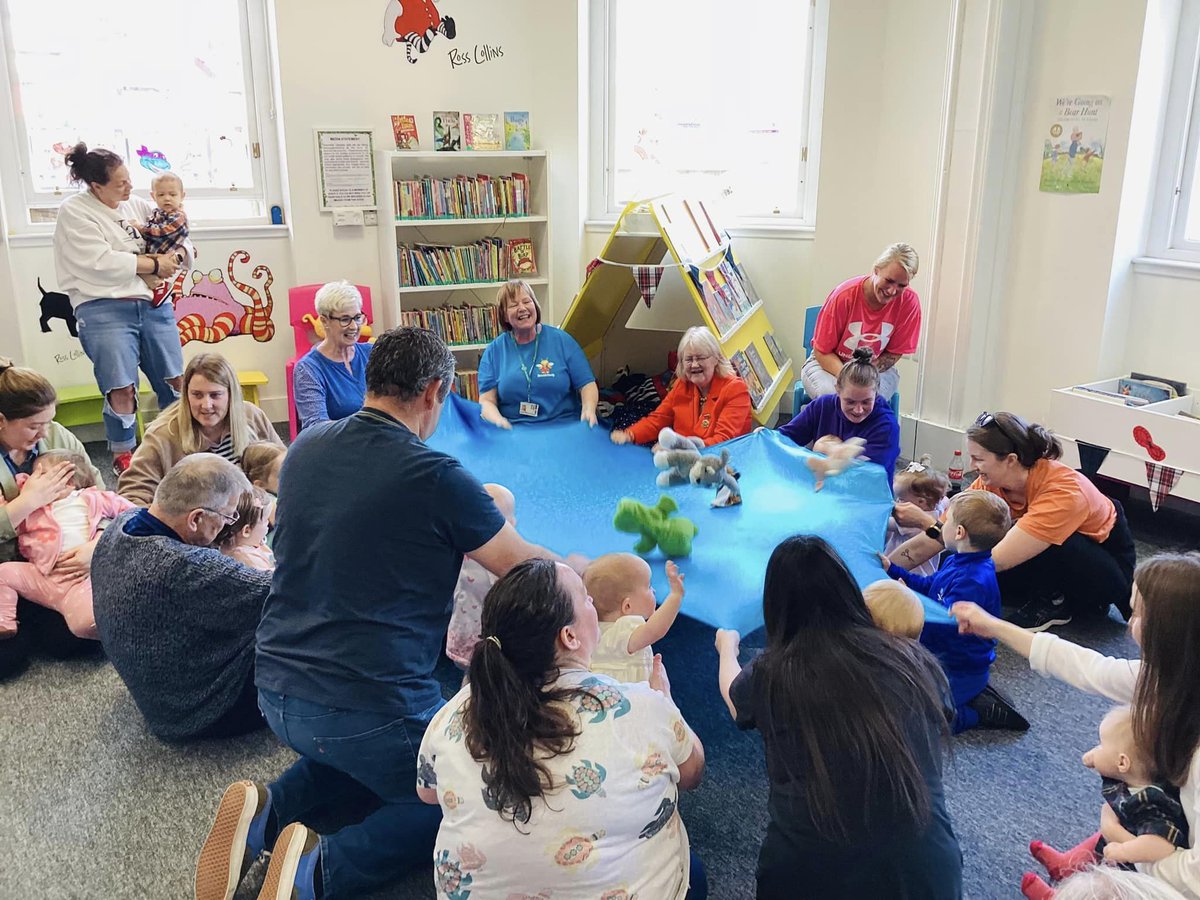 InverclydeLibs's tweet image. We had an affie guid time celebrating #BookbugWeek wi&apos; @MotherClub1801 and aw the families at oor #ScotsForTots #BookbugSession!🏴󠁧󠁢󠁳󠁣󠁴󠁿🎶📚🎶🏴󠁧󠁢󠁳󠁣󠁴󠁿

The families were welcomed by the braw sound o the pipes!🏴󠁧󠁢󠁳󠁣󠁴󠁿🎶

bit.ly/BookbugWeekSco…

#Bookbug #GreenockBurnsClub #InverclydeLibraries