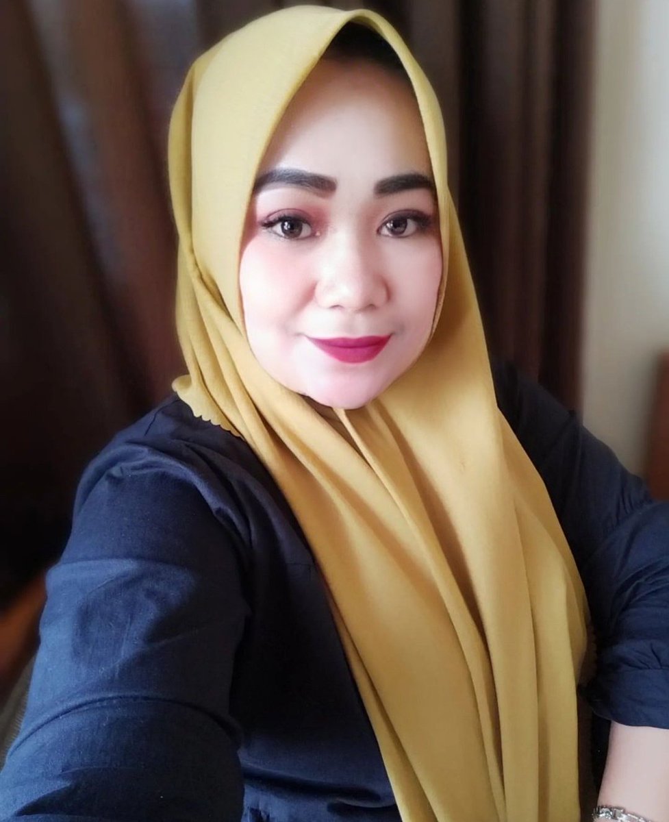 istrionline's tweet photo. Walaupun bunda sudah tua, tapi nafsu bunda makin beegelora ❤

Instagram ku @ana_widodari22 https://t.co/G6H2HEQZpW