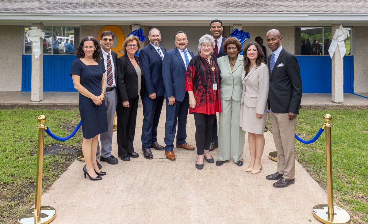 TheHarrisCTR's tweet photo. Thank you to everyone who came out to the opening of the Youth Diversion Center! This innovative program will help get youth the support they need while building a sense of community. We are proud to partner w/ our local community leaders to build a brighter future for our youth. https://t.co/hrCrx10vZ0