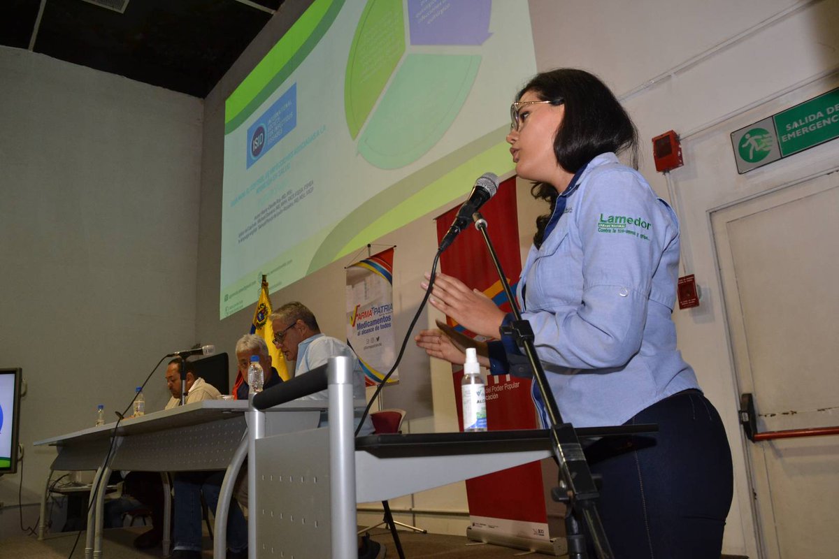 FarmapatriaV's tweet photo. El  equipo de Laboratorios Chemycal's  Soma explico su linea de productos, para garantizar la desinfección y sanitización de las áreas del sector salud. 

@NicolasMaduro @MinSaludVE @GobDeVenezuela https://t.co/SNvve8pVYY