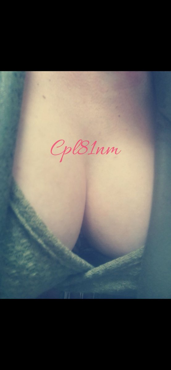 cpl81nm's tweet photo. Hey jeu de fin d'après midi🥵

Les coquin(e)s celui ou celle qui trouve le bonnet et le tour de poitrine de Mme gagne un nude de ses seins en Dm 🤤😏
Qui aura le compas dans l'œil 🤔🤭

#boobs #groseins #milf #jeu
#poitrine https://t.co/6FSPCagVhh