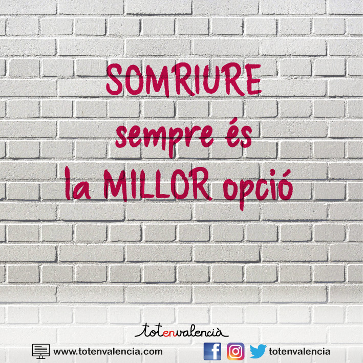 TotEnValencia's tweet photo. Somriure sempre és la millor opció

 Més frases en: https://t.co/66RJXyD7u4 

 Troba productes en valencià ací: https://t.co/od7rRtT7dI
#FrasesEnValencià #TotEnValencià #ProductesEnValencià #RegalaEnValencià #Valencià https://t.co/YY9GVKB6mQ