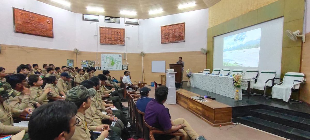 ParveenKaswan's tweet photo. On another side. Shared experiences and interacted with IFS 2022 batch probationers. About wildlife conservation, conflict and protected area management. https://t.co/fvVhwDPWS2
