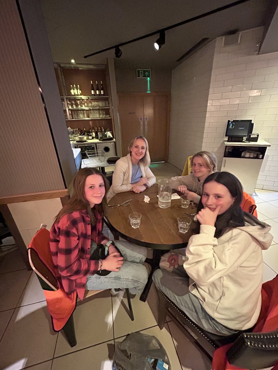 Roundhay Year 6 tweet media