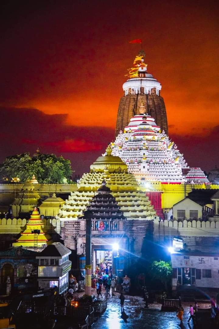 kanak_news's tweet photo. #ଜୟ_ଜଗନ୍ନାଥ 
#ଆହାଃ_କି_ସୁନ୍ଦର...
ଲାଲ ଆକାଶ ତଳେ, କି ସୁନ୍ଦର ଦିଶୁଛି ଶ୍ରୀମନ୍ଦିର । ଥରେ ଦେଖିଲେ ଆଖି ଯାଉଛି ଲାଖି । ଭକ୍ତି ମନରେ କୁହନ୍ତୁ, ଜୟ ଜଗନ୍ନାଥ...ଜୟ ଜଗନ୍ନାଥ... #ShreeMandir #Puri #JayJagganath #KanakNews https://t.co/cwtRQYVGaY