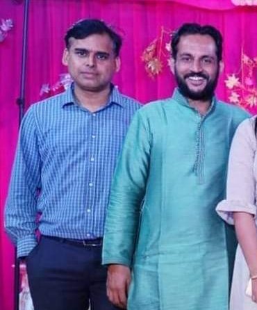 => ये तो एक रस्म-ए-जहाँ है जो अदा होती है,
वरना सूरज की कहाँ सालगिरह होती है÷)
💖💖🥳🥳😍😍

देश के नंबर वन न्यूज़ चैनल 'टीवी-9 भारतवर्ष' में 'पाॅलिटिकल एडिटर' बड़े भाई <a href="/upadhyayabhii/">abhishek upadhyay</a> जी की यौम-ए-पैदाइश के मुबारक मौक़े पर हमारी तरफ से भी दिली मुबारकबाद÷)
💖💖💖💖💖💖
