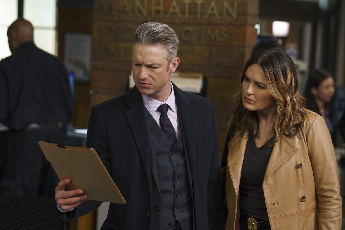 lawandordertv's tweet photo. What's in the folder you ask? 👀 📂 https://t.co/SLhrrI94zT