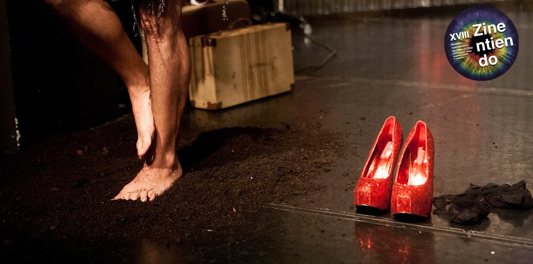 El domingo 21 (19h), dentro de la XVIII Muestra Internacional de Cine LGTBQI Zinentiendo, podremos disfrutar de “Barro Rojo” de Javier Liñera.

El viaje de un hombre gay contado por su sobrina, la transformista Amelia.

¡Nos vemos en el Teatro!

Más info: teatrodelaestacion.com