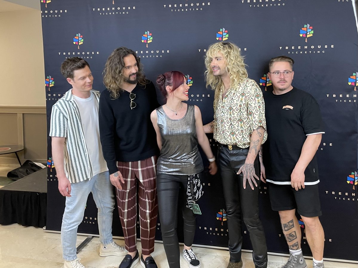 mtvspain's tweet photo. Así de bien lo pasaron nuestros ganadores del concurso de entradas de concierto + meet &amp; greet de @tokiohotel 😍  ¡Sin palabras con la experiencia de verles en directo!  ❤️  #BeyondTheWorldTour2023 https://t.co/AEVyczjX4o