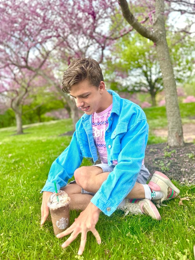 toby__smiles's tweet image. 🎵While I don't have a specific playlist, I enjoy listening to Christian music during the springtime. It brings me happiness and a sense of refreshment. How about you? #SpringMusic #ChristianTunes #HappyVibes #RefreshingSounds #MusicIsLife #JoyfulMelodies #PraiseAndWorship