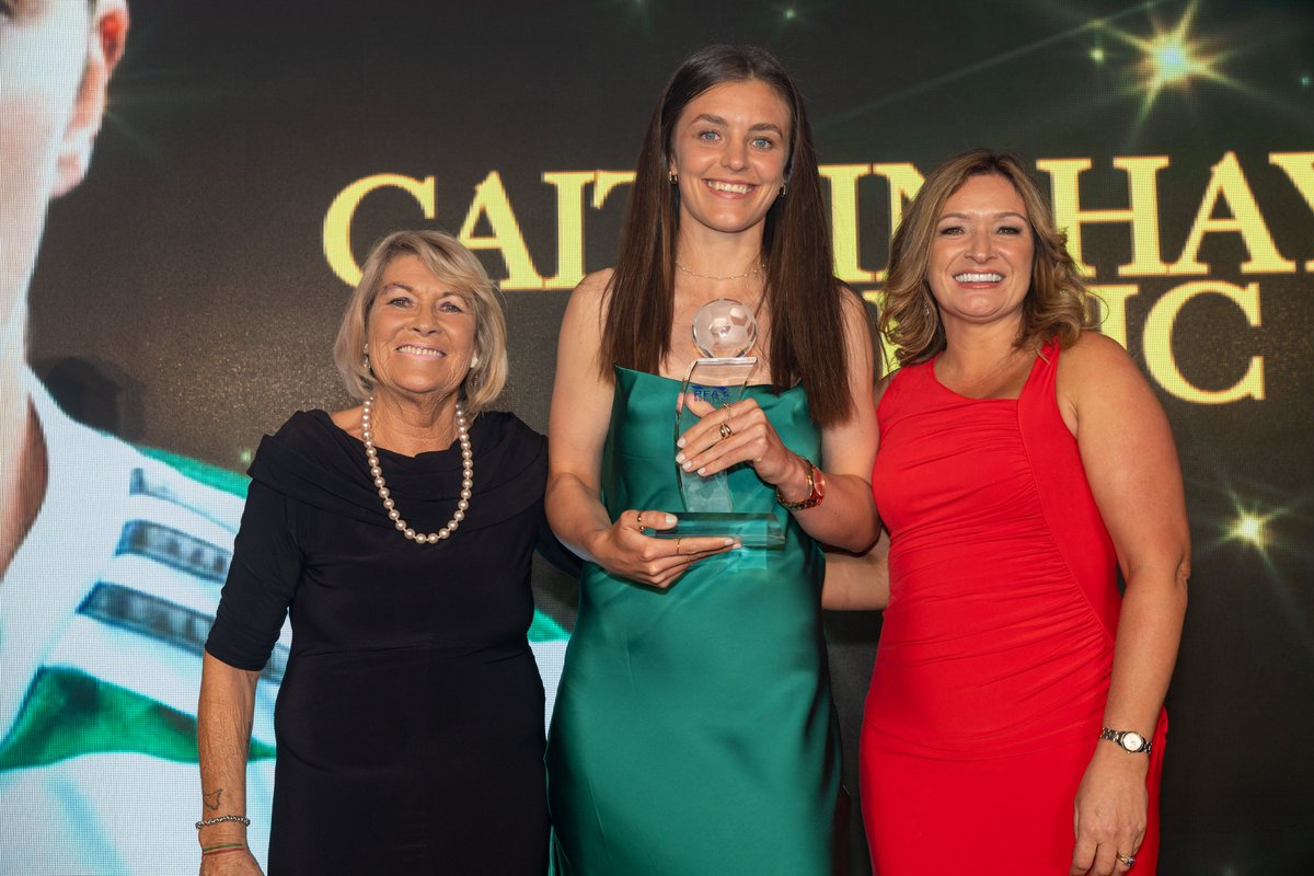 Our partners <a href="/advantawealth/">Advanta Wealth - Worth Knowing</a> had Carolyne Russell on stage with Women's Player of the Year <a href="/caitlin5hayes/">Caitlin Hayes</a> as well as guest presenter Rose Reilly 🏆