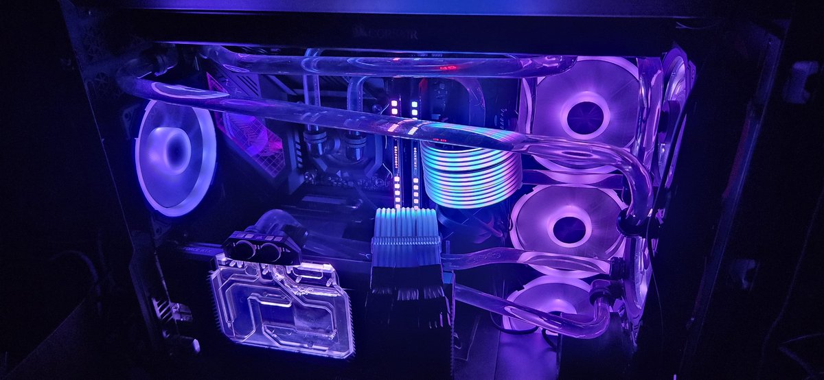 NeonIceComputer tweet picture