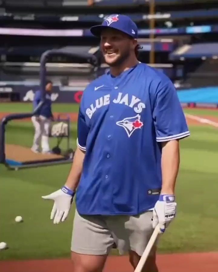 MLB Life on Twitter "NFL quarterback Josh Allen pulled up to Blue Jays