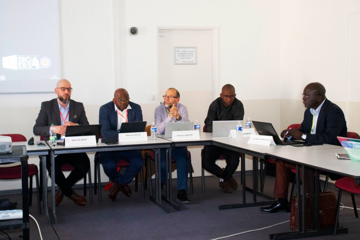 🧠💻La  deuxième journée du #Colloque #IAetEquitéSociale se termine par les #ateliersIA #Innovations, #SecuritéEtConfiance et l’#ateliervirtuel. 

Nous avons hâte de vous retrouver demain matin pour la fin du #colloque via le lien u-bordeaux-montaigne-fr.zoom.us/j/82781184047?….
A  demain!