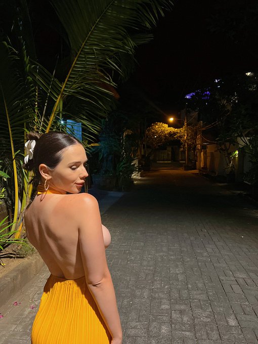 1 or 2 ?  Would you eat me as a dessert? 🤤 https://t.co/qhad0FLeQ4<a href="/tag/mvsales"class="tags"><span>#mvsales</span></a>