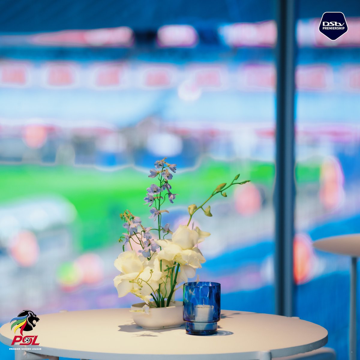 BabizeBonke_ZA's tweet photo. Setup e ON. Gaolo e baie. #DStvPrem champs are here to collect their silverware. Our #MyPerfectMatchDayExperience le yona e mo dilong. Di sa tlo boa 🔥 https://t.co/Lvih4C6db5
