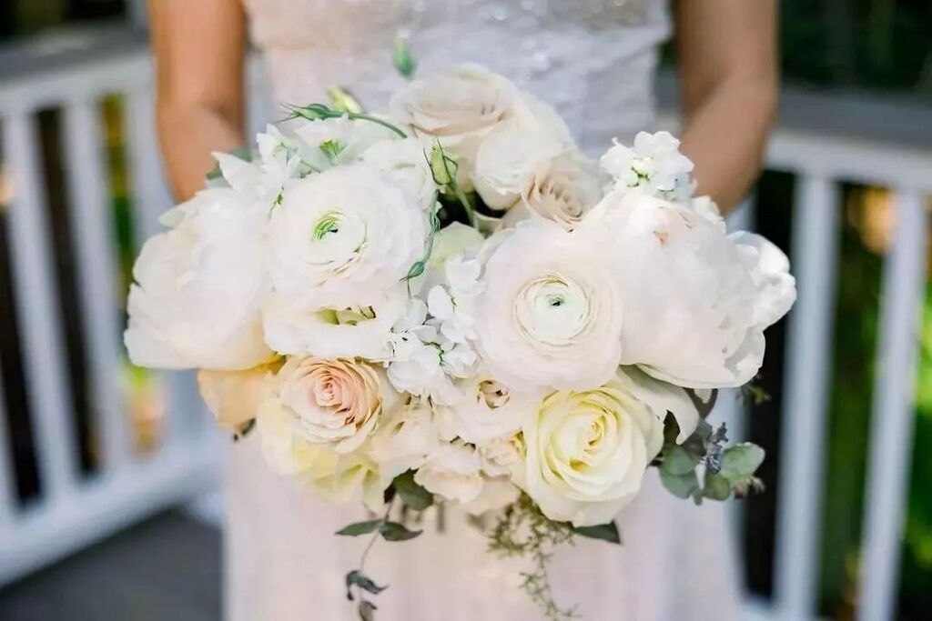 Perfection 🤍 

Planning + Design + Florals: @burlapandbordeaux
Venue: @villandvineweddings
Photography: @rewindphotographysb
Backdrop: <a href="/dreamsamerica/">Dreams America Linen</a>
DJ: @djzekesb
Cake + Desserts: @chefsvengarrett

#weddingcelebration #weddingcelebrations #wedding_celebration #weddingcelebr…