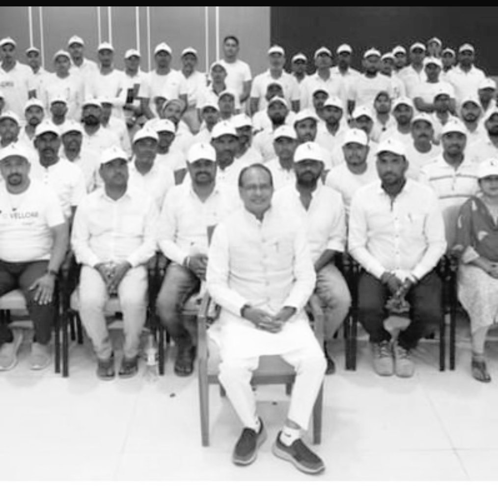 वर्ष 2017 से सरकार के पास GRS (सहायक सचिव)के लिए कोई बजट नहीं है9000रु मे परिवार पाल रहे है अभी भी मिल रहा है तो सिर्फ (अस्वाशन)
साल 2017 9000
साल 2018 9000
साल 2019 9000
साल 2020 9000
साल 2021  9000
साल 2022 9000
साल 2023 मे भी 9000 रु हीं है अब तो जिला संवर्ग कर दीजिए मामाजी 🙏