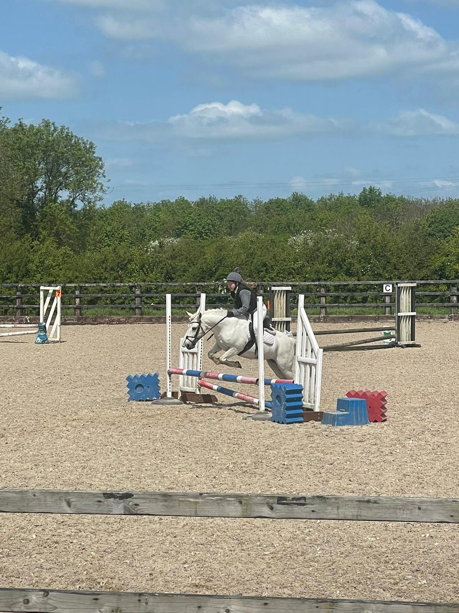 Well done to every school and young competitor who took part in our show today... X Poles up as far as 90cm for individuals PLUS team competitions too! The Irish Showjumping Industry is in safe hands in the future! <a href="/HorseSportIRL/">Horse Sport Ireland</a> <a href="/HRIRacing/">Horse Racing Ireland</a> <a href="/EventingIreland/">Eventing Ireland</a> <a href="/DressageIreland/">Dressage Ireland</a>
