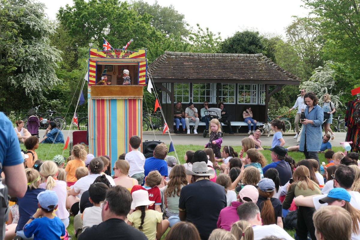 1/2 Some heartwarming images of #DulwichPark Fair @DulwichFestival See you next year! @DulwichFestival <a href="/lb_southwark/">Southwark Council</a>