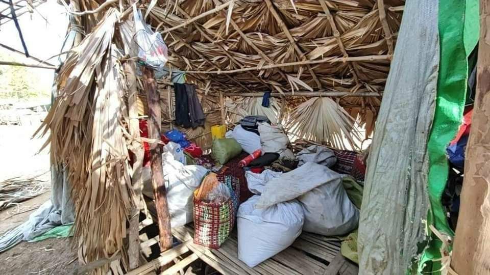 Military armed forces launched an offensive to 6 villages of KhinOo tsp, Sagaing division from May 7 to 12 and burnt down over 200 residential properties. The locals who fled also cannot return their homes and require help.
#HelpMyanmar #2023May16Coup #WhatsHappeningInMyanmar