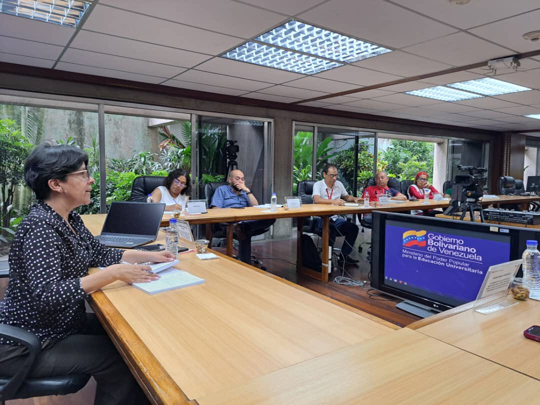 mppeduniv's tweet image. #AlDía || Ministra @sandraoblitasr, sostuvo reunión en Consejo Ministerial con las directoras y directores de áreas medulares del #MPPEU y #OPSU, con participación en la puesta en marcha del Sistema Nacional de Ingreso 2023. 

Leer más: bit.ly/41JAke3

#LeerDescoloniza