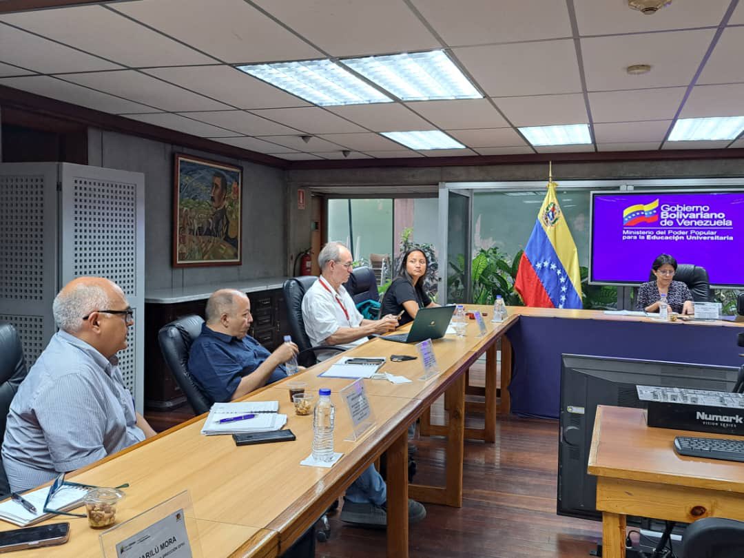 mppeduniv's tweet image. #AlDía || Ministra @sandraoblitasr, sostuvo reunión en Consejo Ministerial con las directoras y directores de áreas medulares del #MPPEU y #OPSU, con participación en la puesta en marcha del Sistema Nacional de Ingreso 2023. 

Leer más: bit.ly/41JAke3

#LeerDescoloniza